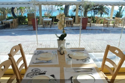 Plaza_Hotel_Hanioti_taverna2